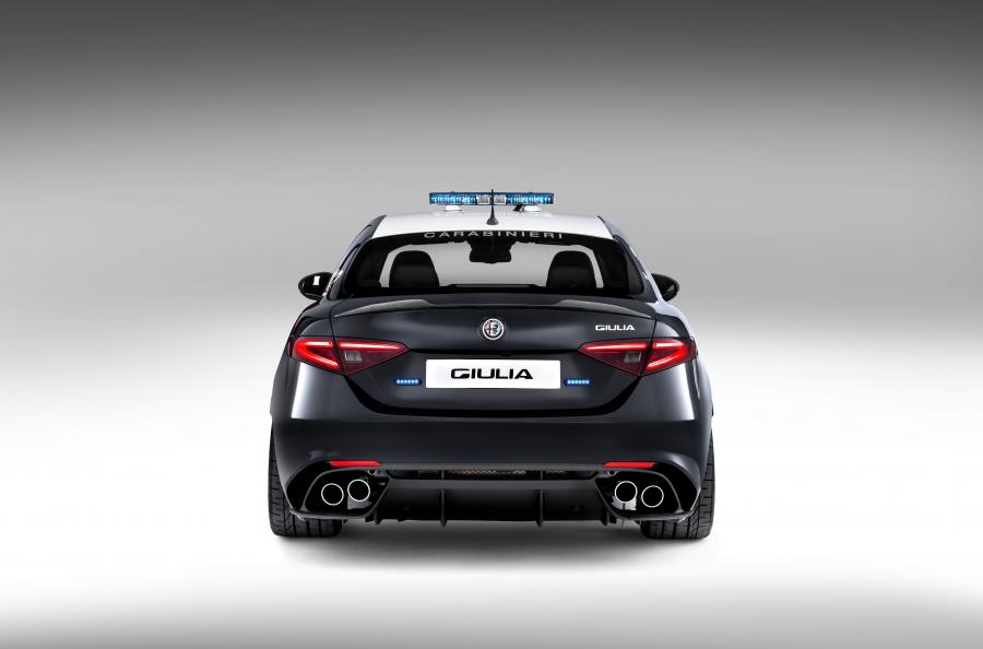  Alfa Romeo Giulia Quadrifoglio Carabinieri (952) 2016 года  (фото 10 из 14)